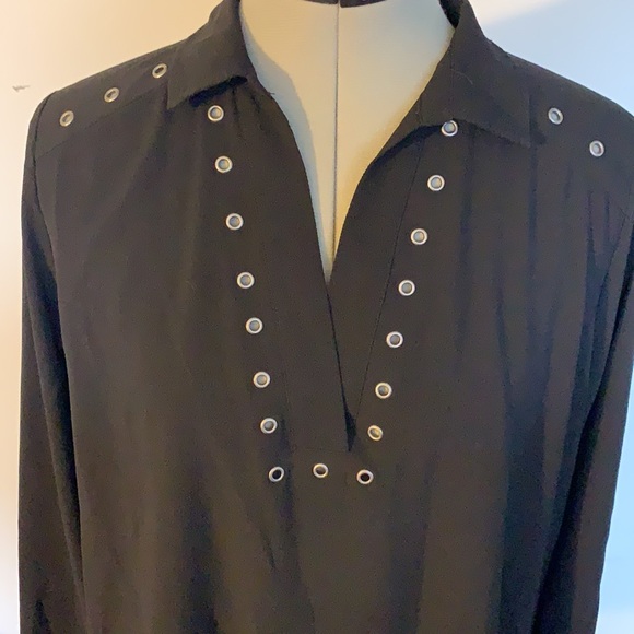 Black long sleeve shirt grommet details M / L - Picture 5 of 13